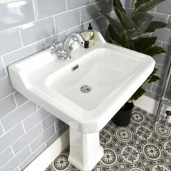 Hudson Reed Carlton Lavabo Su Colonna Per Bagni - Design Tradizionale Su Piedistallo - Lavandino In Ceramica Bianca - 1 X Foro Per La Rubinetteria - 905 X 595mm -Villeroyit Negozio 10474711 3