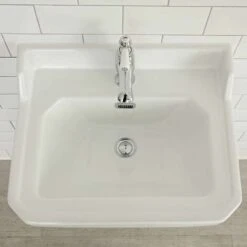 Hudson Reed Old London Lavabo A Consolle Per Bagni - Design Tradizionale Con Struttura Di Supporto In Ottone - Ceramica Bianca Glassata - 1 X Foro Per La Rubinetteria - 835 X 500 X 350mm -Villeroyit Negozio 3118783 3